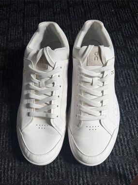 On Running White Low-Top Men's Leather Sneakers